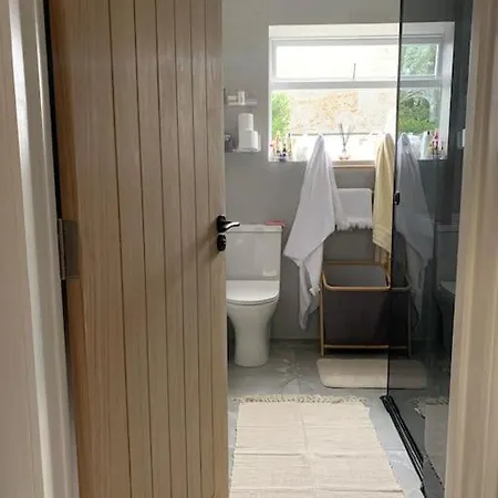 Modern And Cozy Retreat In Abingdon - Oxford- Sleeps 4 In A Quiet Location Apartment Exterior photo