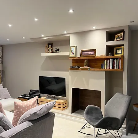 Modern And Cozy Retreat In Abingdon - Oxford- Sleeps 4 In A Quiet Location Apartment Exterior photo