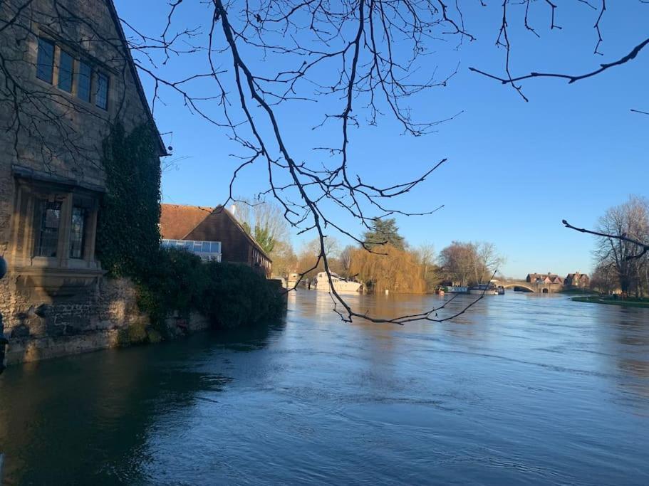 Modern And Cozy Retreat In - Oxford- Sleeps 4 In A Quiet Location Apartment Abingdon-on-Thames